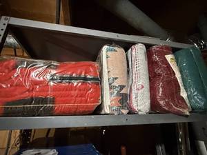 lot 1381 image: 5 NEW BLANKETS................GAR