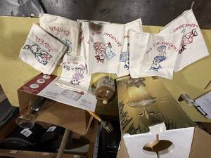 lot 1385 image: EMBROIDERED TEA TOWELS AND MISC................GAR
