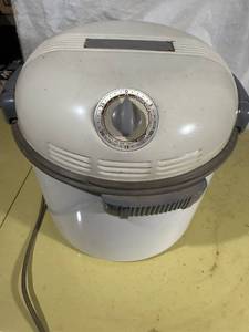 lot 1397 image: ANTIQUE KENMORE WASHING ELECTRIC WASHING MACHINE.............GAR