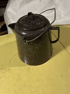 lot 1460 image: Granite coffee pot - GAR