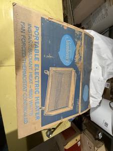 lot 1472 image: Sunbeam electric heater - GAR