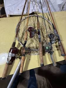 lot 1474 image: Antique fishing rods & reels, dip net -- GAR