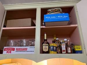lot 1611 image: CONTENTS OF CABINETS GLASSES, BAKEWARE, FLAVORINGS