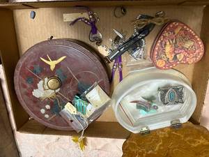 lot 1634 image: Box of vintage trinket boxes - marble -- NBD