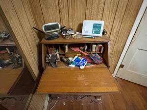 lot 1640 image: Small desk with 3 drawers and contents -- NBD