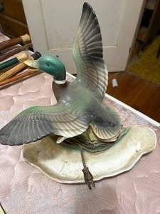 lot 1652 image: Desktop duck light -- NBD
