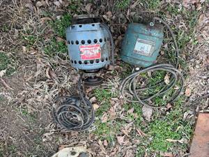 lot 1578 image: 2 ELEC. MOTORS WITH CORDS UNTESTED