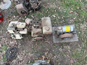 lot 1580 image: CLINTONBRIGGS&STRATTON  PROWER PRODUCTS  POWER PRODUCTS- UNTESTED GASOLINE ENGINE