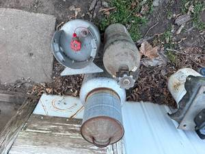 lot 1589 image: PROPANE BOTTLEGAS BOTTLE..................................BY