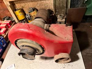 lot 1702 image: Vintage Busy Bee gasoline engine with flat belt pully (free) -- SSH