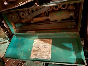 lot 1709 image: Greenlee rachet knock-out punch driver set - SSH