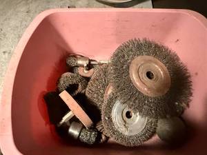 lot 1711 image: Misc. wire wheels -- SSH