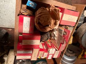 lot 1717 image: Small engine parts -- SSH
