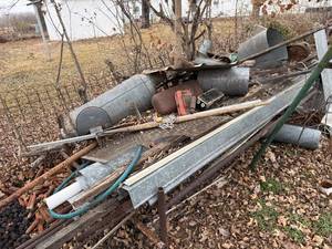 lot 1737 image: Iron pile - tin - misc. -- BY