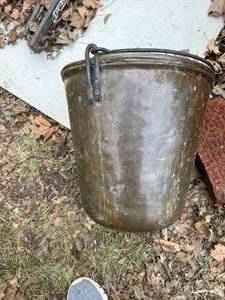 lot 1757 image: Brass bucket -- BY