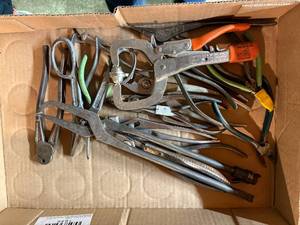 lot 1666 image: Misc. tools (pliers, etc.) -- NS
