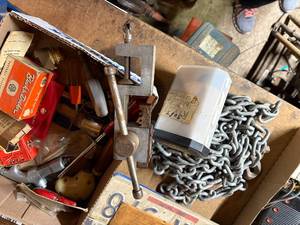 lot 1678 image: Box of rivet tools & misc. - NS