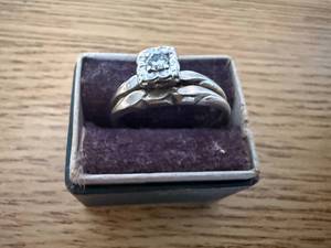 lot 1815 image: 14kt True Blu womens wedding set 4.16 grams