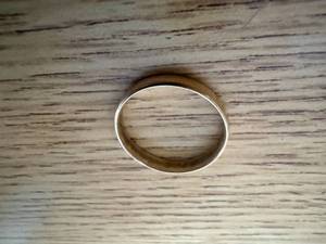lot 1817 image: 14KT GOLD BAND 3.258