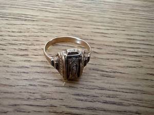 lot 1818 image: 10KT 1953 CLASS RING 4.493 GRAMS