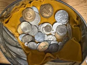 lot 1739 image: Old coins and tokens -- BY