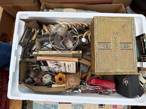 lot 1764 image: Misc. collectibles - antiques -- BY