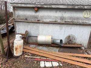 lot 1782 image: Flashing, scrap metal, misc. -- BY