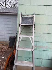 lot 1785 image: 6 painters ladder -- BY