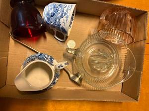 lot 1542 image: JUICER AND MISC GLASSWARE...............................DR