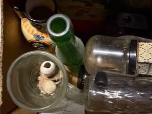 lot 1548 image: MISC BOTTLES, VASES, SPRINKLE BOTTLE, MISC GLASSWARE .......DR