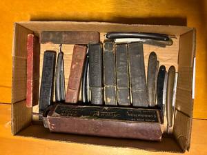 lot 1551 image: 14 STRAIGHT EDGE RAZORS AND RAZOR STRAP..............DR