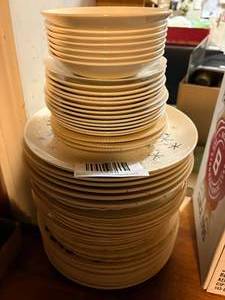 lot 1560 image: STACK OF VINTAGE MISC, PLATES, SAUCERS, BOWLS......................DR