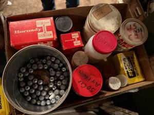 lot 1984 image: BLACK POWDER LOADING SUPPLIES