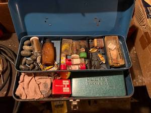 lot 2112 image: TACKLE BOX W TACKLE