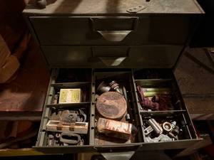 lot 2117 image: METAL 3 DRAWER ORGANIZER & MISCELLANEOUS SHOP SUPPLIES