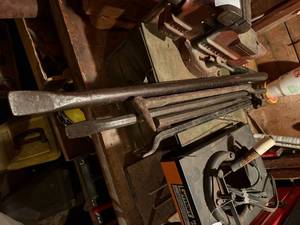 lot 2119 image: MISCELLANEOUS CROWBARS