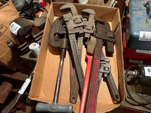 lot 2120 image: MISCELLANEOUS PIPE WRENCHES, CUTTER & SCRAP WRENCH