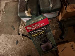 lot 2148 image: BETTER HOMES GARDEN SPRAYER (NEW), TWINE, JUMPER CABLES & 2 JUGS CORN- SHOP WW
