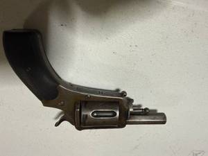 lot 1181 image: VELO-DOG .320 CAL. DOUBLE ACTION REVOLVER