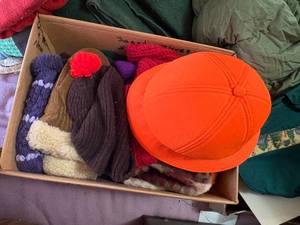 lot 1861 image: BOX OF HATS & GLOVES & BROWNING XL COAT- SBD