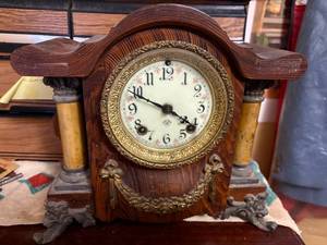 lot 1880 image: TRADEMARK A WOOD MANTLE CLOCK W KEY- SBD