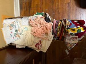 lot 1886 image: HANDWORK- LADIES HANKIES, CURTAINS & DOILIES- SBD