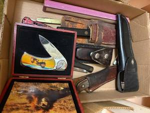 lot 2203 image: KNIVES (CASE, BUCK, SPORTSMAN & MORE)- HC