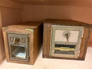 lot 2205 image: WOOD POST OFFICE (2)- HC