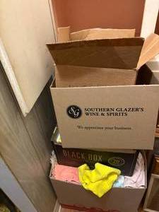 lot 2208 image: FOUR (4) BOXES OF POTHOLDERS, APRONS, SHEETS, TOWELS, BLANKETS, DOILIES, ETC.- HF