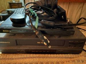 lot 2217 image: MAGNAVOX VHS & SONY DVD PLAYER W REMOTESACCESSORIES-NB