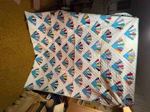 lot 2236 image: FAN QUILT- LR
