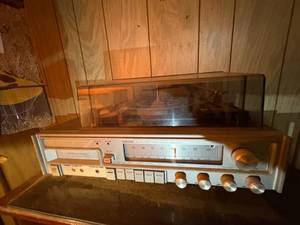 lot 2257 image: CRAIG TURN TABLE, 8-TRACK, AMFM RADIO W TWO (2) SPEAKERS- LR
