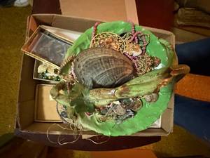 lot 2268 image: COSTUME JEWELRY IN (MADE IN ITALY) LETTUCE BOWL- LR