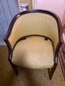 lot 2279 image: VINTAGE UPHOLSTERED & WOOD ROUND BACK CHAIR- LR